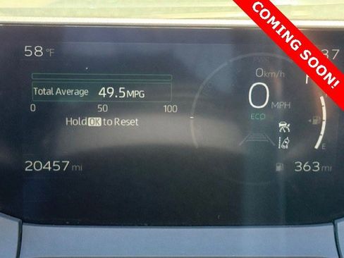 Used 2025 Toyota Prius LE image 5