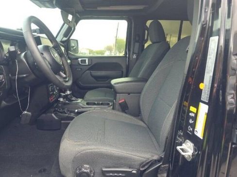 Used 2024 Jeep Wrangler Willys image 7