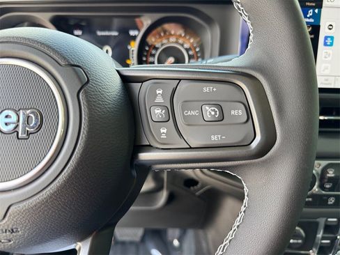 New 2025 Jeep Gladiator Mojave w/ Convenience Group image 19