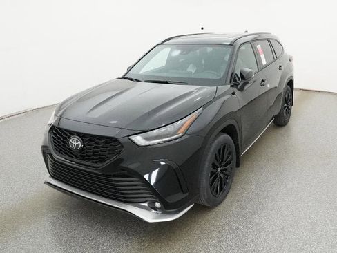 New 2026 Toyota Highlander XSE image 16