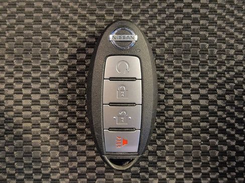 Used 2021 Nissan Rogue Sport SV FWD image 32