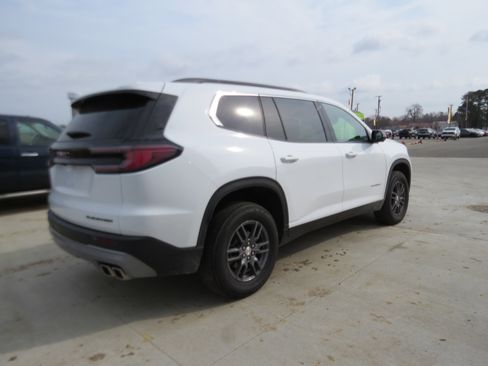 Used 2025 GMC Acadia Elevation image 15