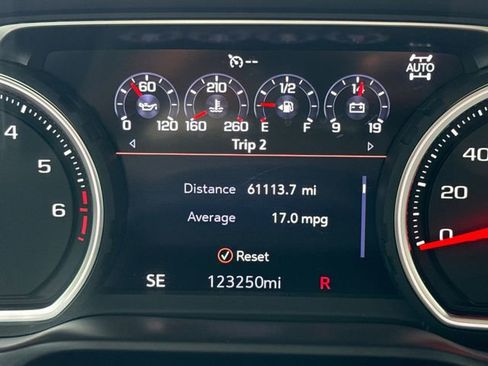 Used 2019 Chevrolet Silverado 1500 High Country w/ Technology Package AWD/4WD image 30
