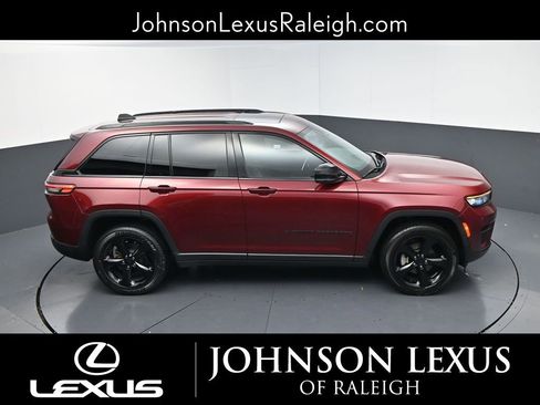 Used 2022 Jeep Grand Cherokee Altitude image 28