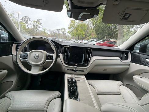 Certified 2022 Volvo XC60 B5 Inscription w/ Advanced Package image 57