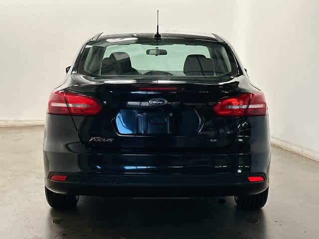 Used 2016 Ford Focus SE FWD image 4