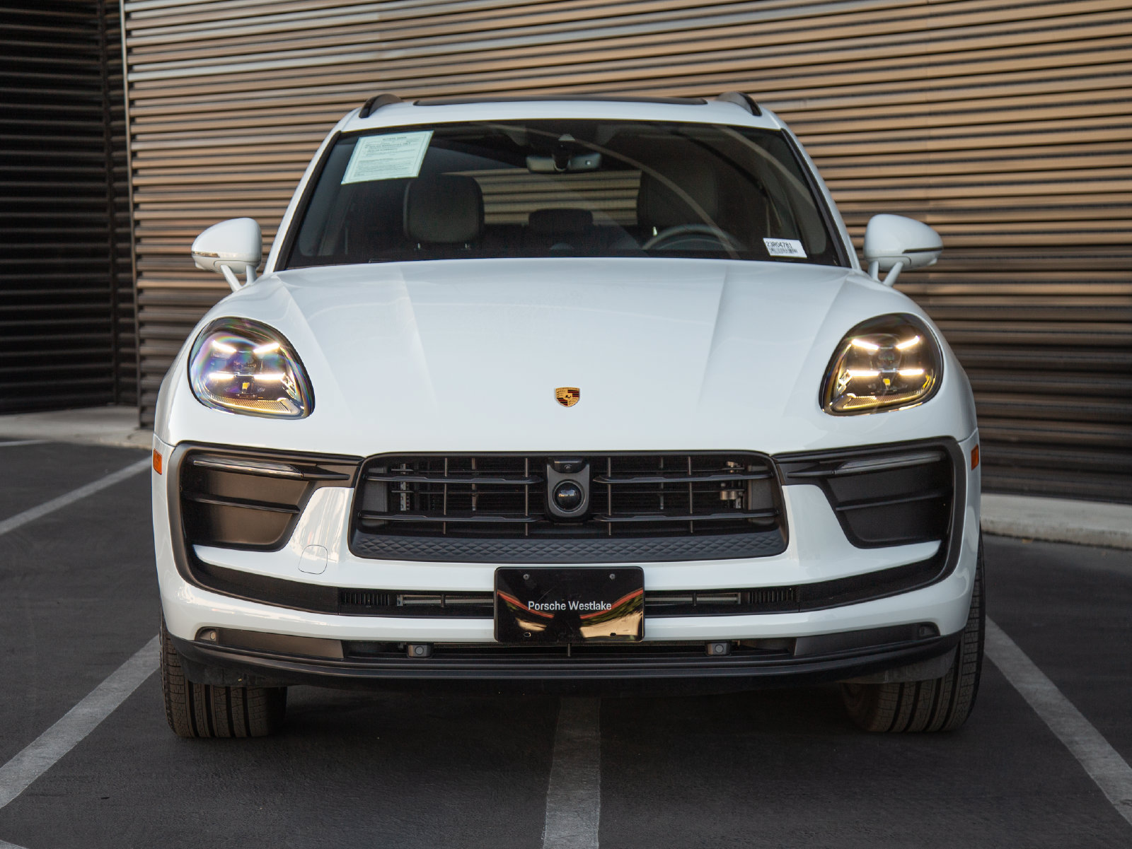 Certified 2026 Porsche Macan AWD/4WD image 10