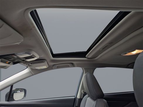 Used 2022 Subaru Crosstrek 2.5i Sport w/ Moonroof Package image 20