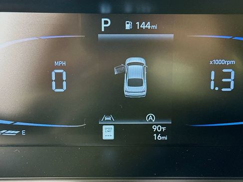 Certified 2026 Hyundai Elantra SE FWD image 12