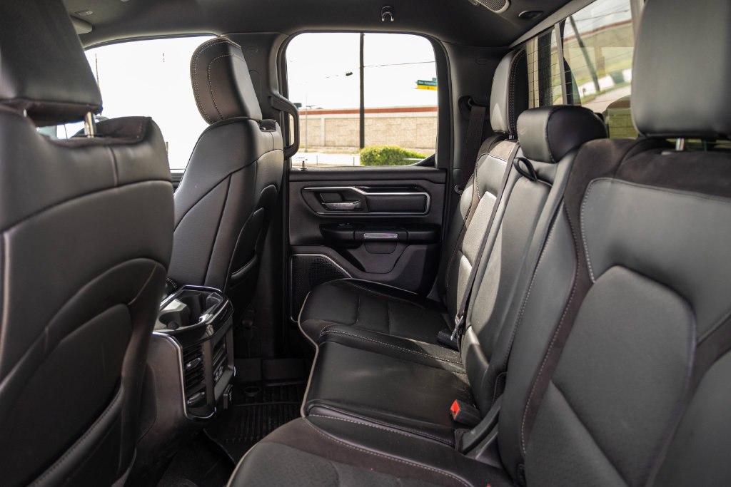 Used 2022 RAM 1500 Laramie w/ Sport Appearance Package AWD/4WD image 16