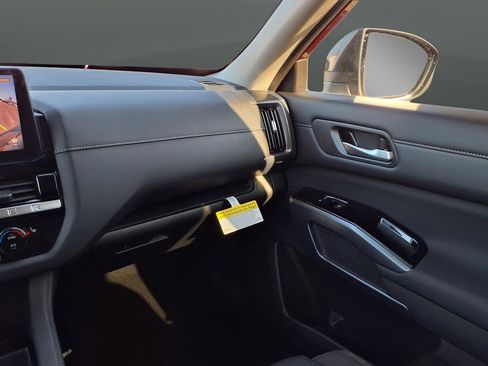 New 2026 Nissan Pathfinder SL image 40