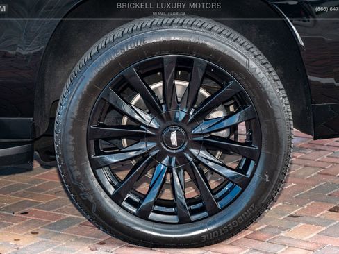 Used 2023 Cadillac Escalade ESV Luxury image 35