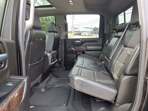 Certified 2022 GMC Sierra 2500 Denali w/ Denali Black Diamond Edition image 20