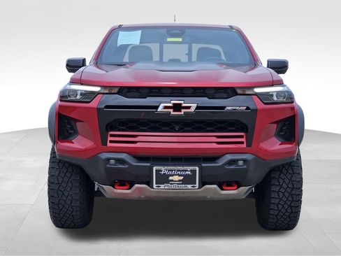 Used 2024 Chevrolet Colorado ZR2 w/ Technology Package AWD/4WD image 6