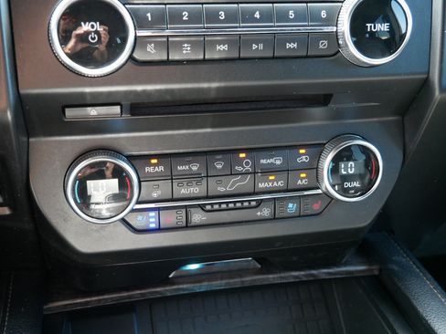 Used 2018 Ford Expedition Max Limited AWD/4WD image 23