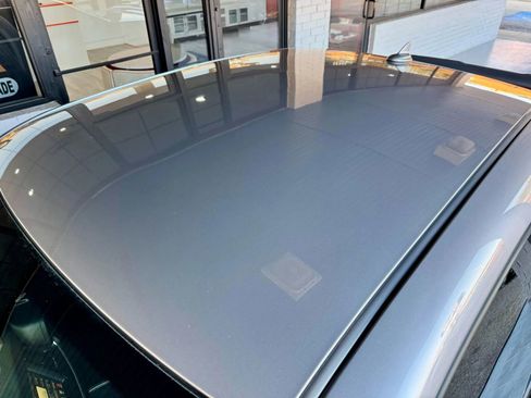 Used 2015 Dodge Challenger SXT Plus image 9