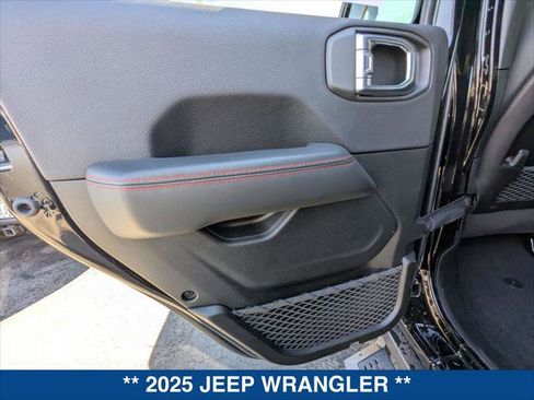 Used 2025 Jeep Wrangler Unlimited Rubicon image 20