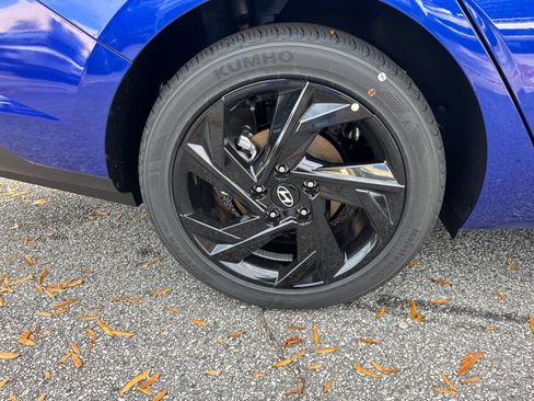 Certified 2026 Hyundai Elantra Sport FWD image 17