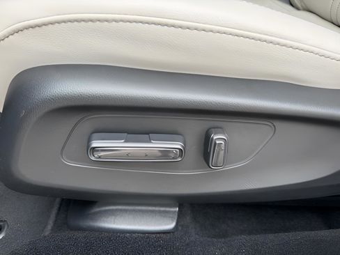 Certified 2025 Honda HR-V EX-L image 24