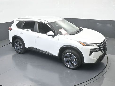 Used 2024 Nissan Rogue SV image 53