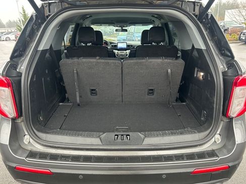 Used 2022 Ford Explorer XLT w/ Equipment Group 202A image 32