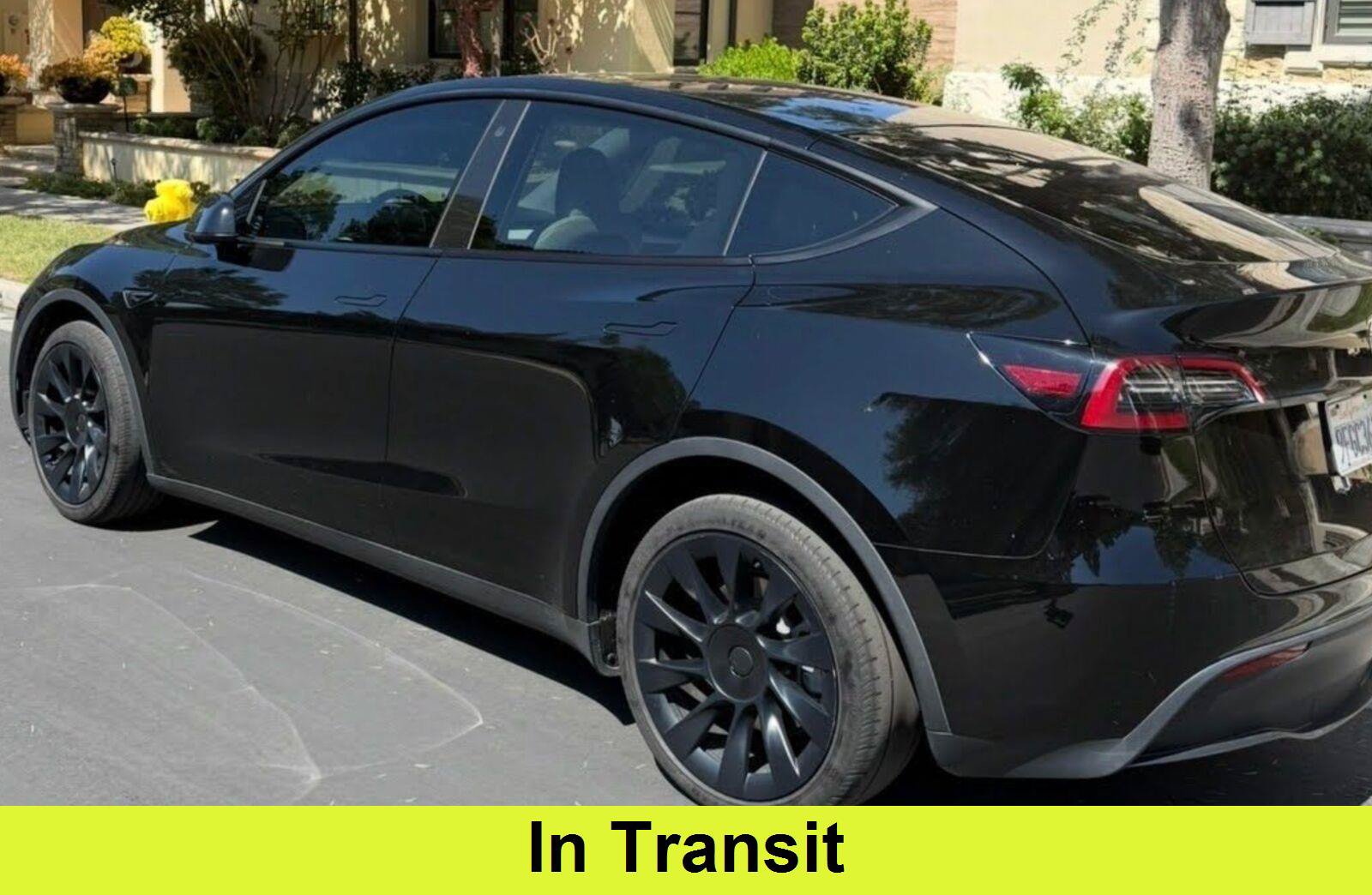 Used 2023 Tesla Model Y Long Range AWD/4WD image 1