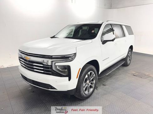 New 2026 Chevrolet Suburban LT w/ Comfort Package AWD/4WD image 1