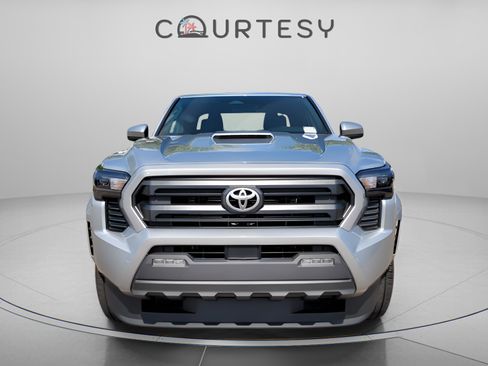 Certified 2025 Toyota Tacoma TRD Sport image 8