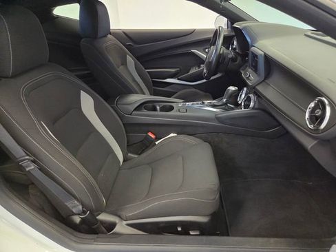 Used 2023 Chevrolet Camaro LT RWD image 8