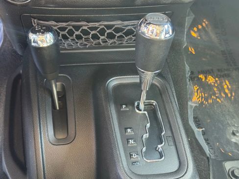 Used 2016 Jeep Wrangler Unlimited Sahara w/ Dual Top Group image 17