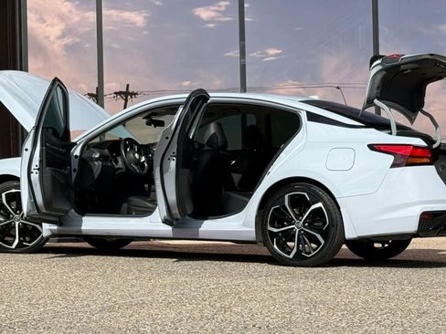 Used 2023 Nissan Altima 2.5 SR image 29