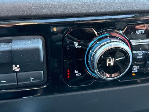 Used 2025 GMC Sierra 1500 Elevation w/ Elevation Premium Package image 32