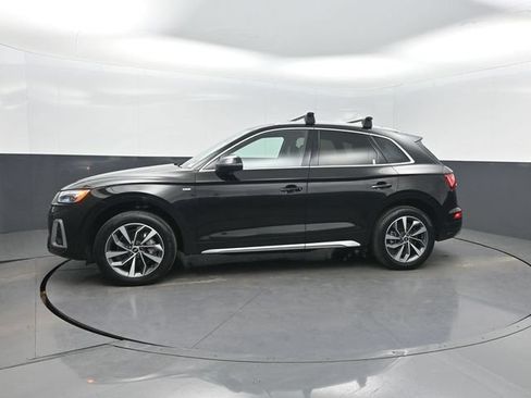 Used 2022 Audi Q5 2.0T Premium w/ Convenience Package AWD/4WD image 2