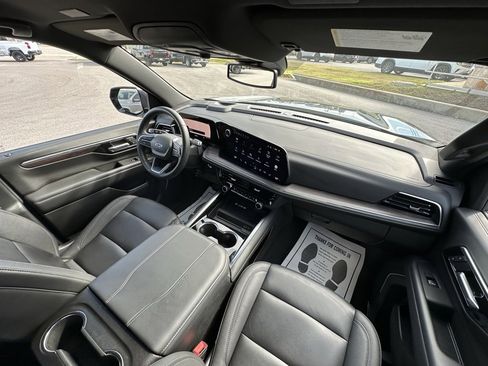 Used 2025 Chevrolet Tahoe Z71 image 10