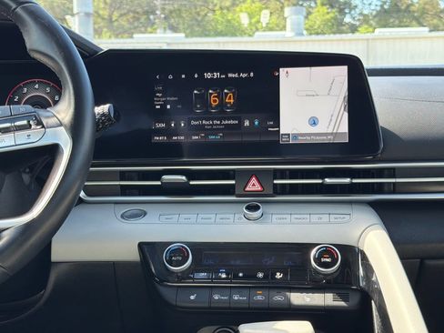 Used 2023 Hyundai Elantra Limited w/ Preferred Accessory Package FWD image 22