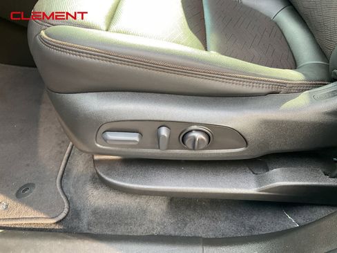 Used 2023 Chevrolet Traverse High Country image 22