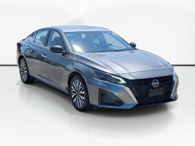 Used 2024 Nissan Altima 2.5 SV FWD image 4
