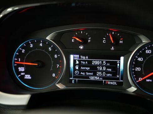 Used 2018 Chevrolet Traverse Premier AWD/4WD image 16
