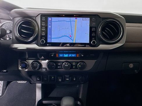Used 2021 Toyota Tacoma Limited AWD/4WD image 13