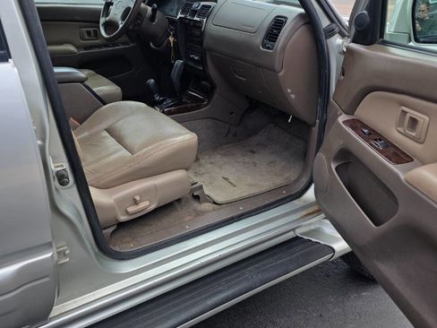 Used 2002 Toyota 4Runner Limited AWD/4WD image 9