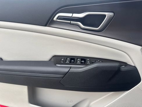 Used 2024 Kia Sportage EX image 20