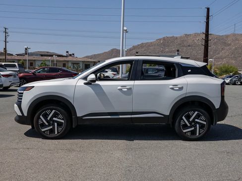 Used 2025 Nissan Kicks SV FWD image 7