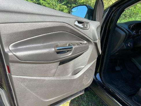 Used 2019 Ford Escape SE image 8