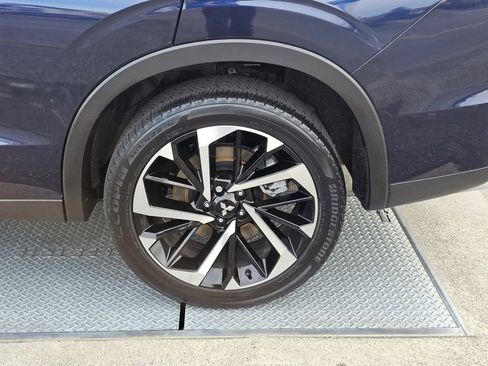 Used 2023 Mitsubishi Outlander SE image 9