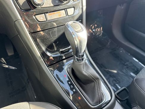 Used 2022 Buick Encore Preferred w/ Safety Package image 36