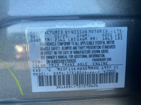 Used 2025 Nissan Sentra SV image 29