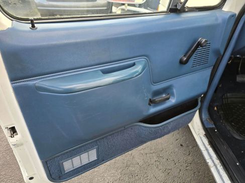 Used 1988 Ford F150 2WD Regular Cab image 17