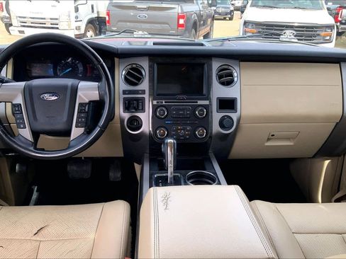 Used 2017 Ford Expedition Limited w/ Equipment Group 301A RWD image 16