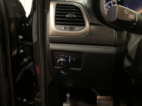 Used 2017 Jeep Grand Cherokee Laredo w/ Quick Order Package 23E image 26