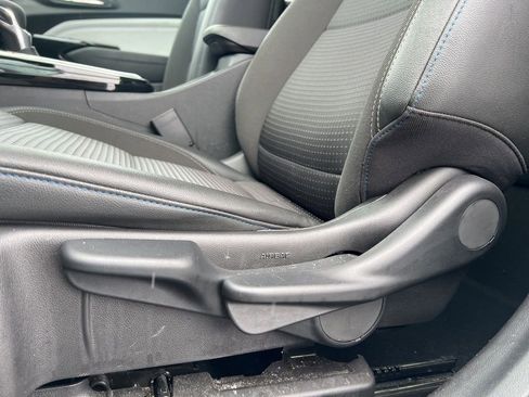 Used 2025 Chevrolet Trax LT image 10